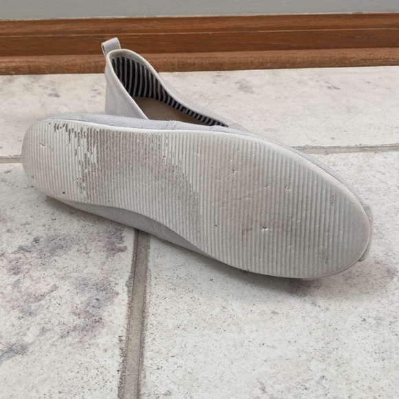 Grey flats - Picture 2 of 3